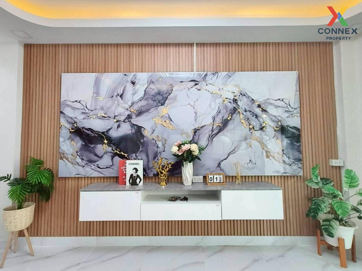 รูป ขายทาวน์เฮ้าส์/ทาวน์โฮม  ริมอินทรา จตุโชติ 10 รีโนเวทใหม่ ออเงิน เขต สายไหม กรุงเทพ CX-123724 ✅ ทักไลน์ @connexproperty ตอบทันที ทีมงานมืออาชีพ ✅  - รูปที่ 4/12