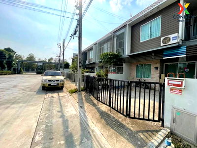 ทาวน์โฮม ไทรน้อย นนทบุรี : ขายทาวน์เฮ้าส์/ทาวน์โฮม  เดอะ คัลเลอร์ส พรีเมี่ยม กาญจนาภิเษก-ราชพฤกษ์ ไทรน้อย ไทรน้อย นนทบุรี CX-121873 ✅ ทักไลน์ @connexproperty ตอบทันที ทีมงานมืออาชีพ ✅