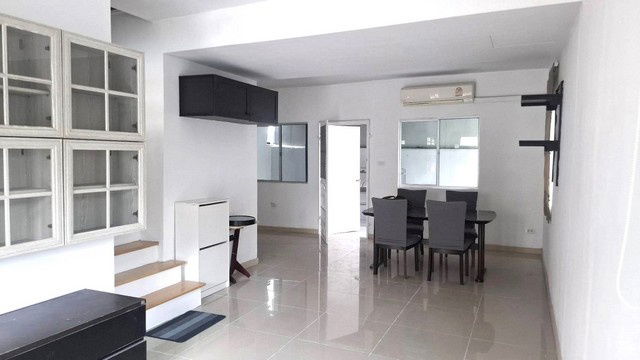 รูป ขายถูกกว่าราคาประเมิน ทาว์นเฮ้าส์ 2 ชั้น หลังมุม 26 ตรว.หมู่บ้านพฤกษาวิลล์79 ปรับปรุงสวย ใกล้เวล์คพอยท์ พหลโยธิน-รังสิต สวนพริกไท ปทุมธานี - รูปที่ 4/8