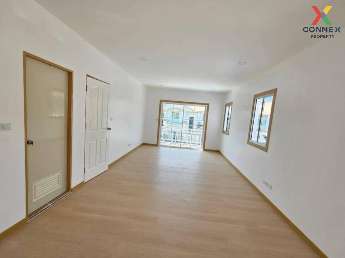 picture For Sale House , Pruksa Village 5 Wongwaen - Rattanathibet , wide frontage , newly renovated , Bang Khu Rat , Bang Bua Thong , Nonthaburi , CX-109004 ✅ Live chat with us ADD LINE @connexproperty ✅  - 4/12