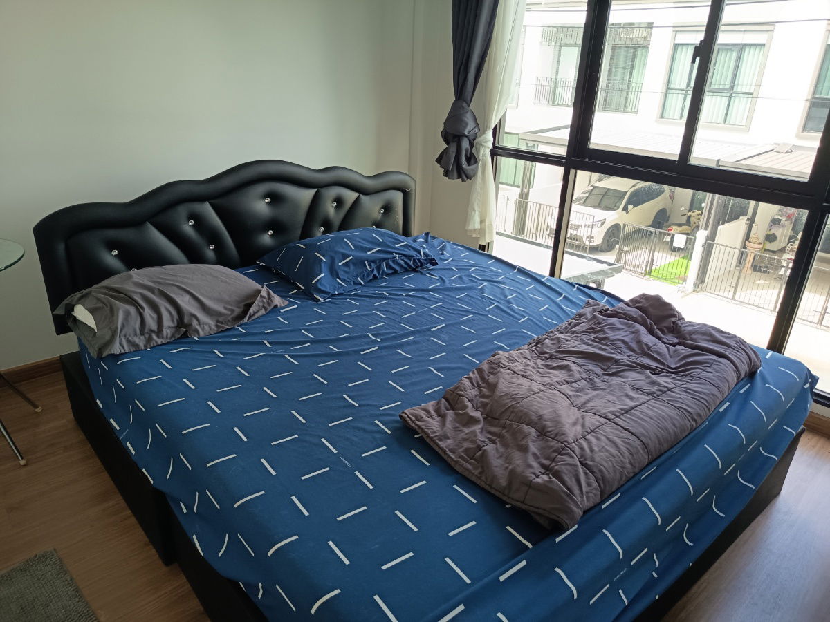 picture For Rent Urgently! 3-Storey Townhome at Lumpini Town Place Sukhumvit–Srinakarin, Spacious Area, Partly Furnished, Only 30000 THB/Month - 8/12