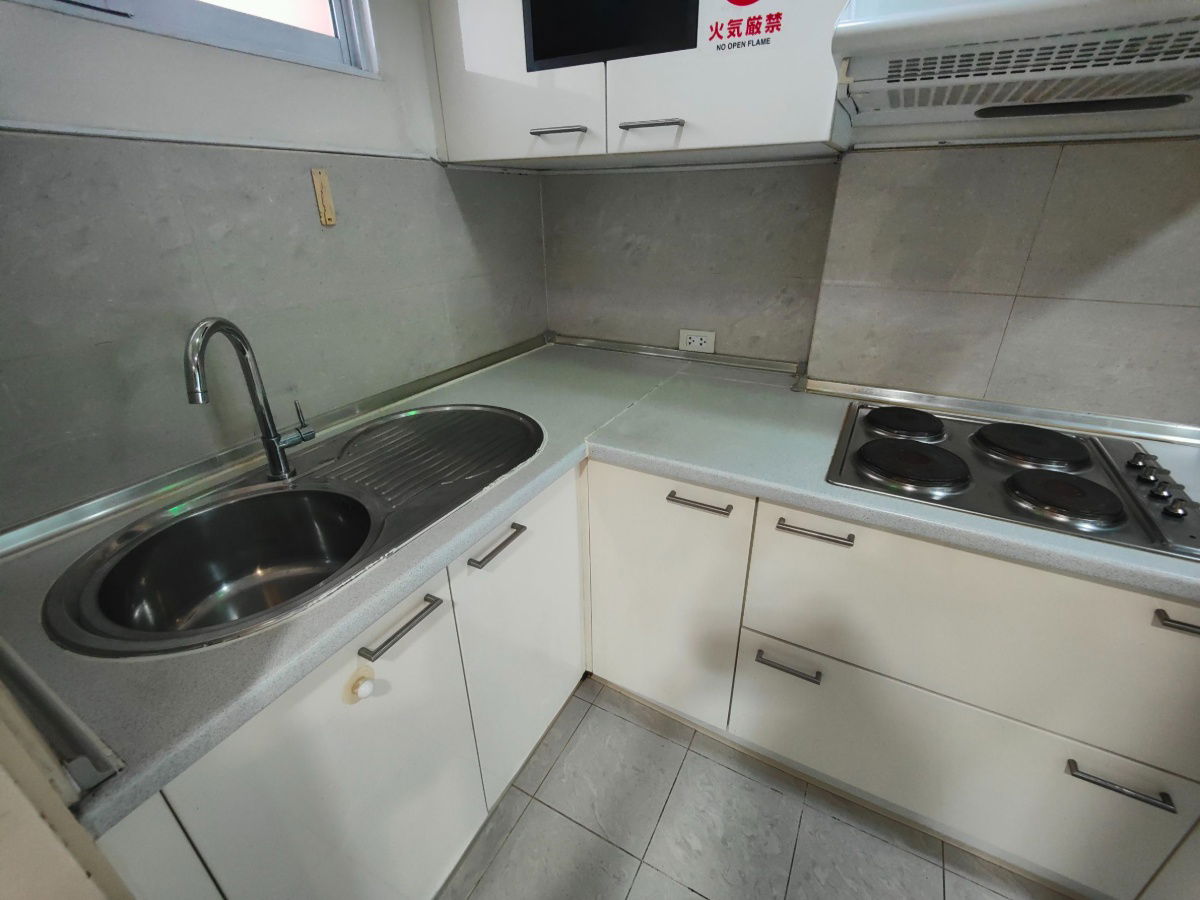 picture For rent Lumpini Suite Sukhumvit 41 size 71 sq m. 2 floor - 8/41