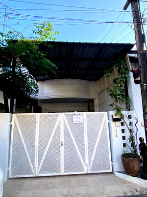 เช่าทาวน์โฮม ถนนนวมินทร์ : ให้เช่าทาวน์เฮ้าส์ 2 ชั้น 2 ห้องนอน 