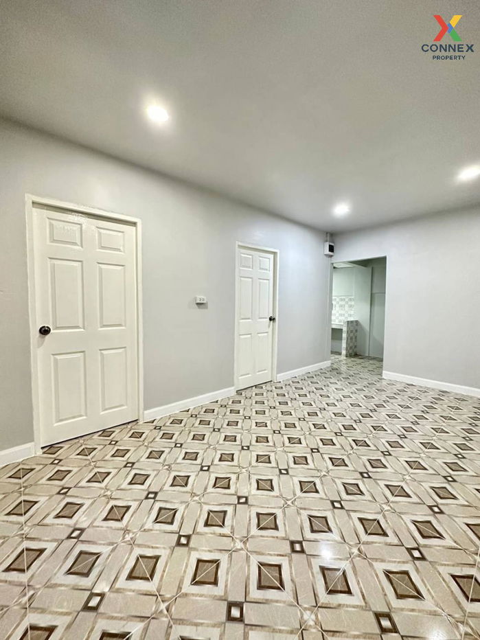 picture For Sale Townhouse/Townhome  , Baan Pruksa 3 Soi Watlatpladuk , Bang Khu Rat , Bang Bua Thong , Nonthaburi , CX-104808 ✅ Live chat with us ADD LINE @connexproperty ✅  - 5/8