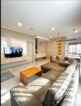 4beds5bath Available now! 222sqm 2stories / 3parking. Line id: @pfagent