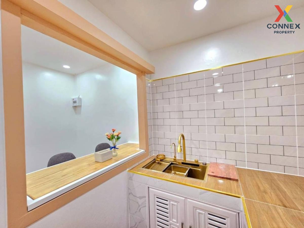 picture For Sale Townhouse/Townhome  , Buathongthani , newly renovated , Bang Bua Thong , Bang Bua Thong , Nonthaburi , CX-113897 ✅ Live chat with us ADD LINE @connexproperty ✅  - 2/12