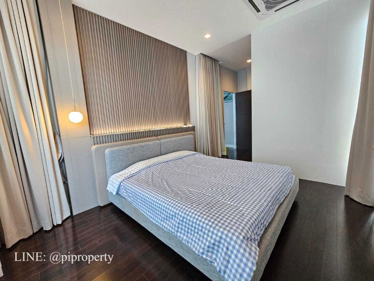 picture Fully furnished. Modern luxury single house for Sale in The Gentry Phatthanakan. 4Bedroom + 5Bathroom + 3 Car parking.  - 15/67