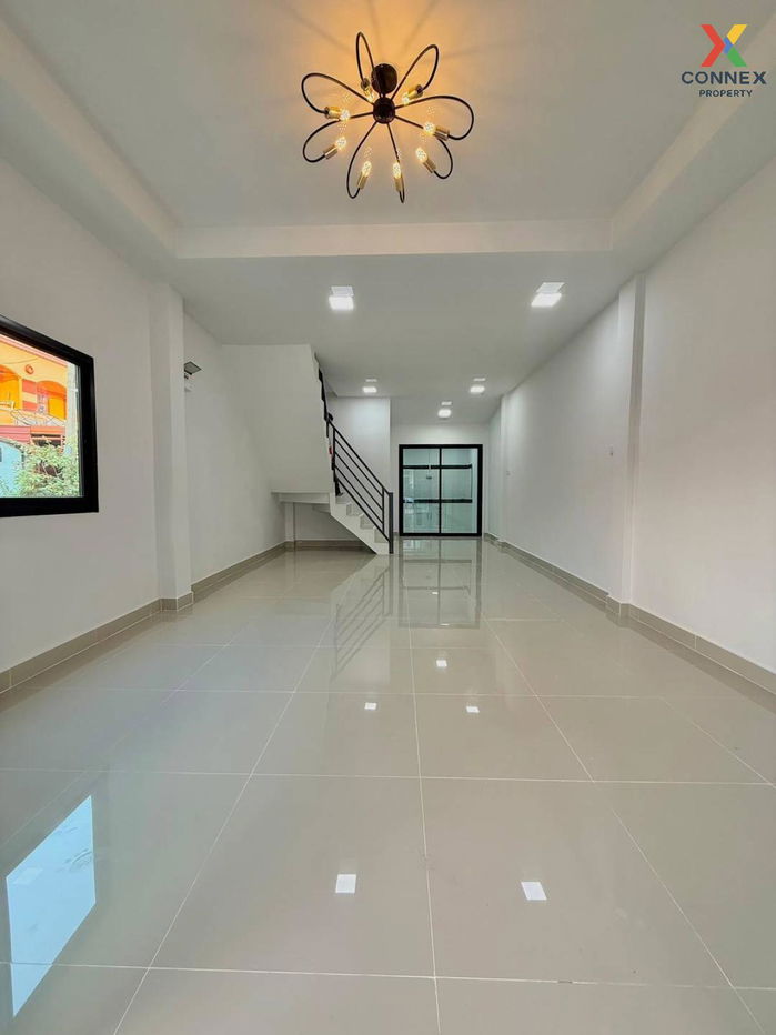 รูป ขายทาวน์เฮ้าส์/ทาวน์โฮม  บ้านศรีประจักษ์ 7 รีโนเวทใหม่ บางบัวทอง บางบัวทอง นนทบุรี CX-118289 ✅ ทักไลน์ @connexproperty ตอบทันที ทีมงานมืออาชีพ ✅  - รูปที่ 6/12