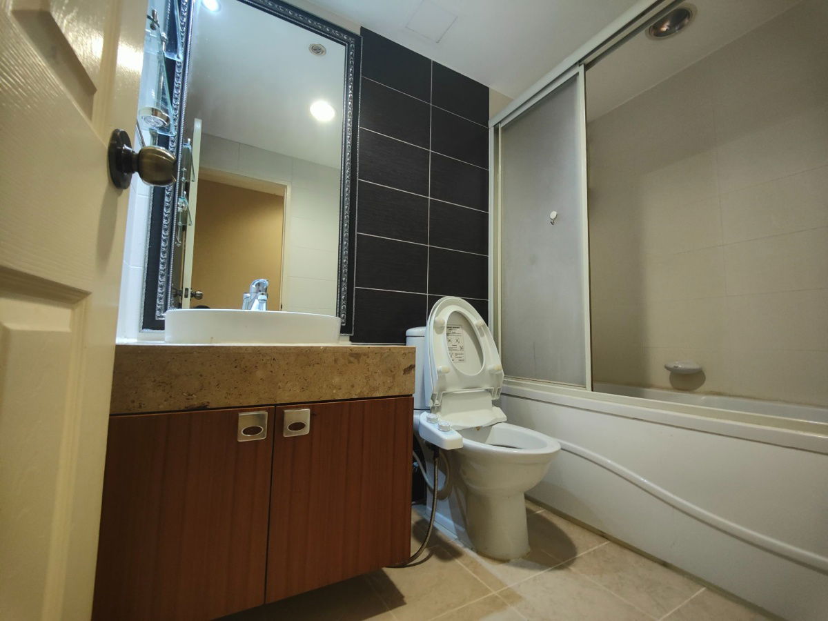 picture For rent Lumpini Suite Sukhumvit 41 size 71 sq m. 2 floor - 27/41