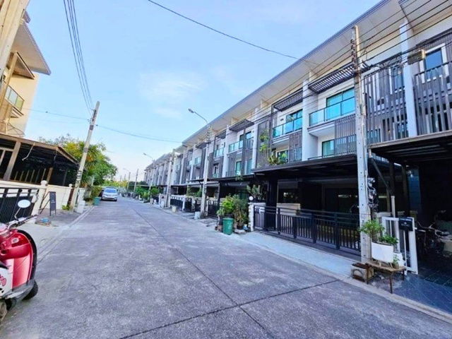 picture fully furnished appliances 3bed SamYaekBangYai MRT Station 1.2km. Sansiri townhouse for rent 3 stori - 7/8