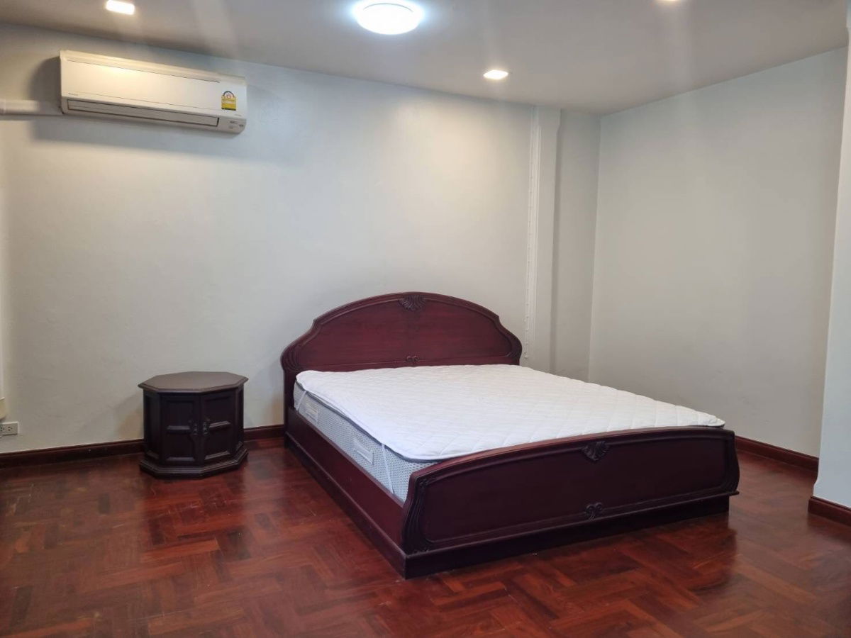 picture Townhome for rent Ekkamai Villa Village, 4-story townhome, Soi Ekkamai 26 and 28 - 7/21