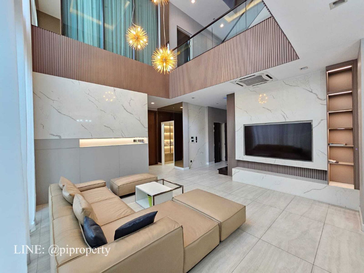 picture Fully furnished. Modern luxury single house for rent in The Gentry Phatthanakan. 4Bedroom + 5Bathroom + 3 Car parking.  - 2/67