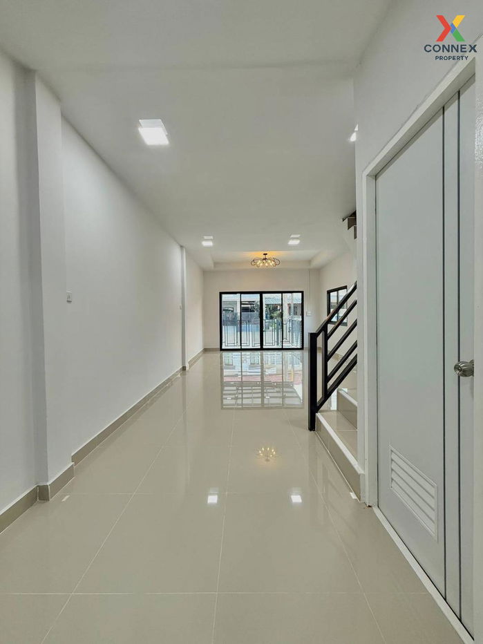 รูป ขายทาวน์เฮ้าส์/ทาวน์โฮม  บ้านศรีประจักษ์ 7 รีโนเวทใหม่ บางบัวทอง บางบัวทอง นนทบุรี CX-118289 ✅ ทักไลน์ @connexproperty ตอบทันที ทีมงานมืออาชีพ ✅  - รูปที่ 9/12