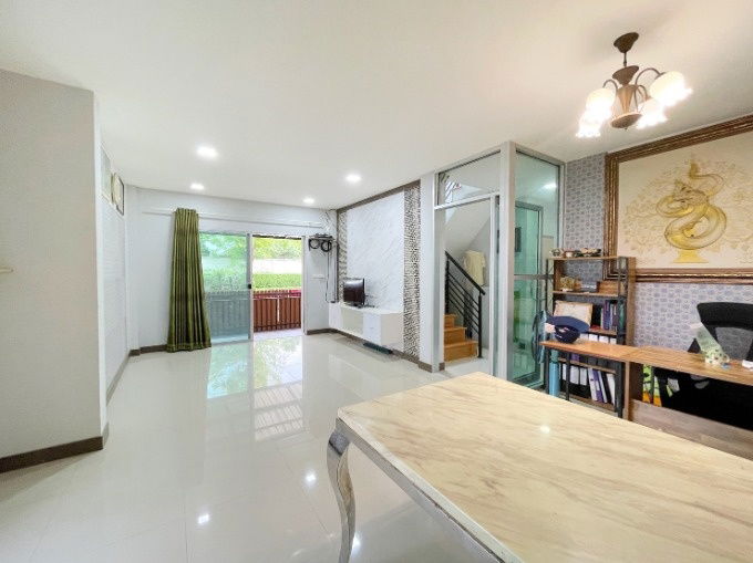 picture Spacious Detached House with Private Pool – Life Bangkok Boulevard Wongwaen-Onnut 2 - 4/26