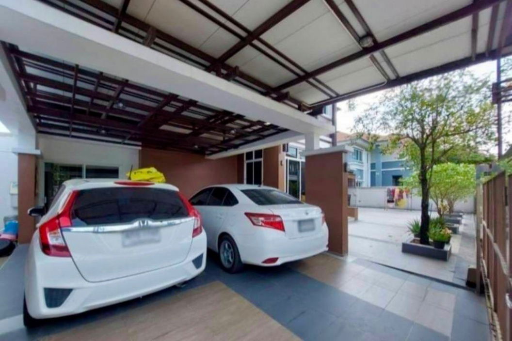 picture Urgent Sale: 2-Storey Detached House at Panasun Private Homes, Hathairat Soi 37 | Spacious Family Home on 101 sq.w. of Land - 3/22
