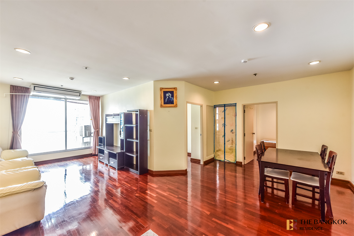 picture Surrounded by Facilities Pathumwan Resort near Airport Rail Link Phaya Thai Station - 4/10