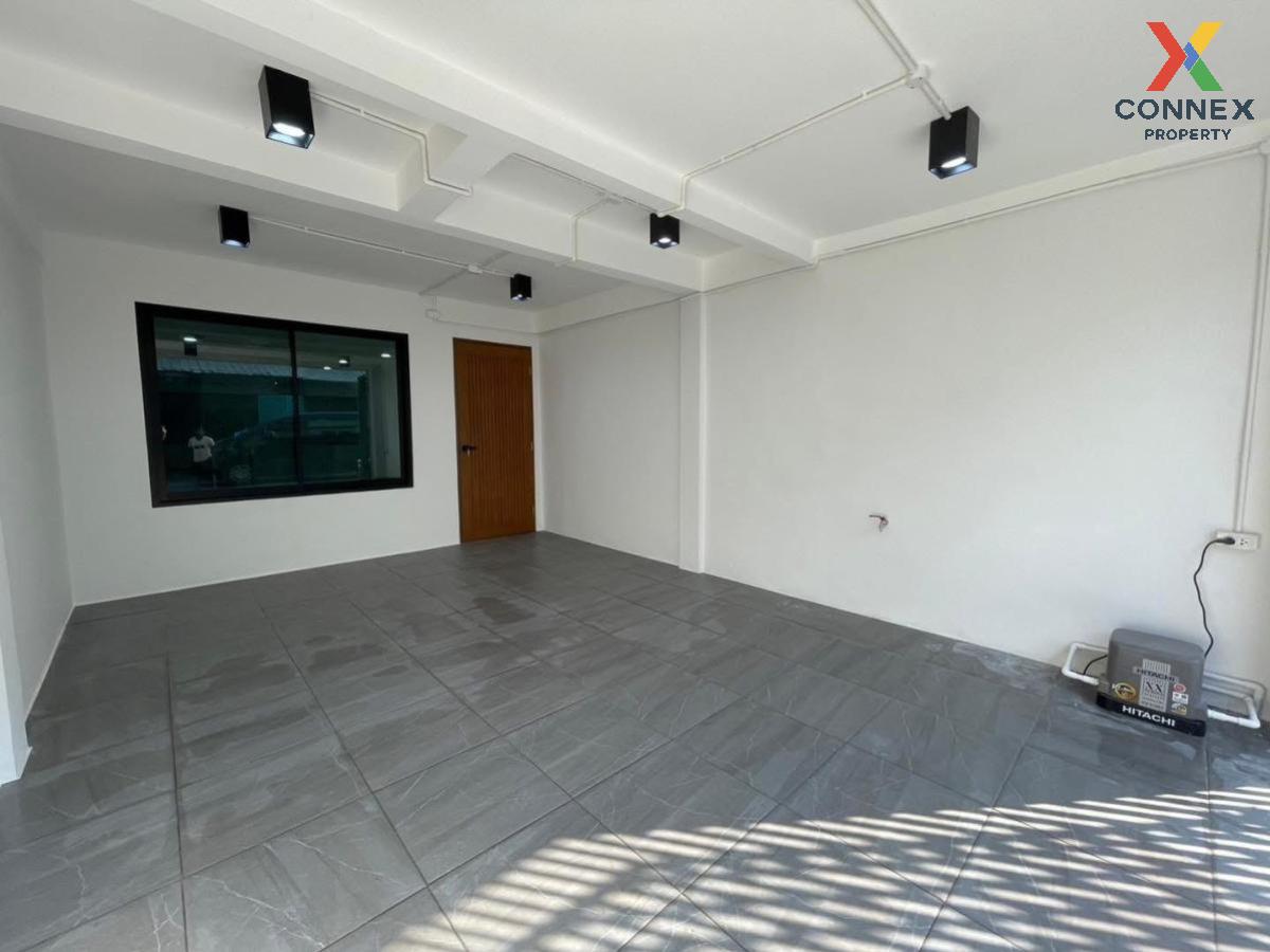 รูป ขายทาวน์เฮ้าส์/ทาวน์โฮม  หมู่บ้านร่มโพธิ์ บางนา รีโนเวทใหม่ BTS-บางนา บางนา เขต บางนา กรุงเทพ CX-115739 ✅ ทักไลน์ @connexproperty ตอบทันที ทีมงานมืออาชีพ ✅  - รูปที่ 2/12