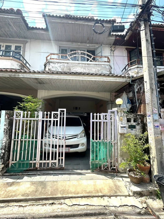 รูป เจ้าของขายเอง ทาวน์เฮาส์ มนวดีพาร์ค ต่อเติมระเบียงหลังบ้านชั้น 2 โทร 0929874299 - รูปที่ 1/18