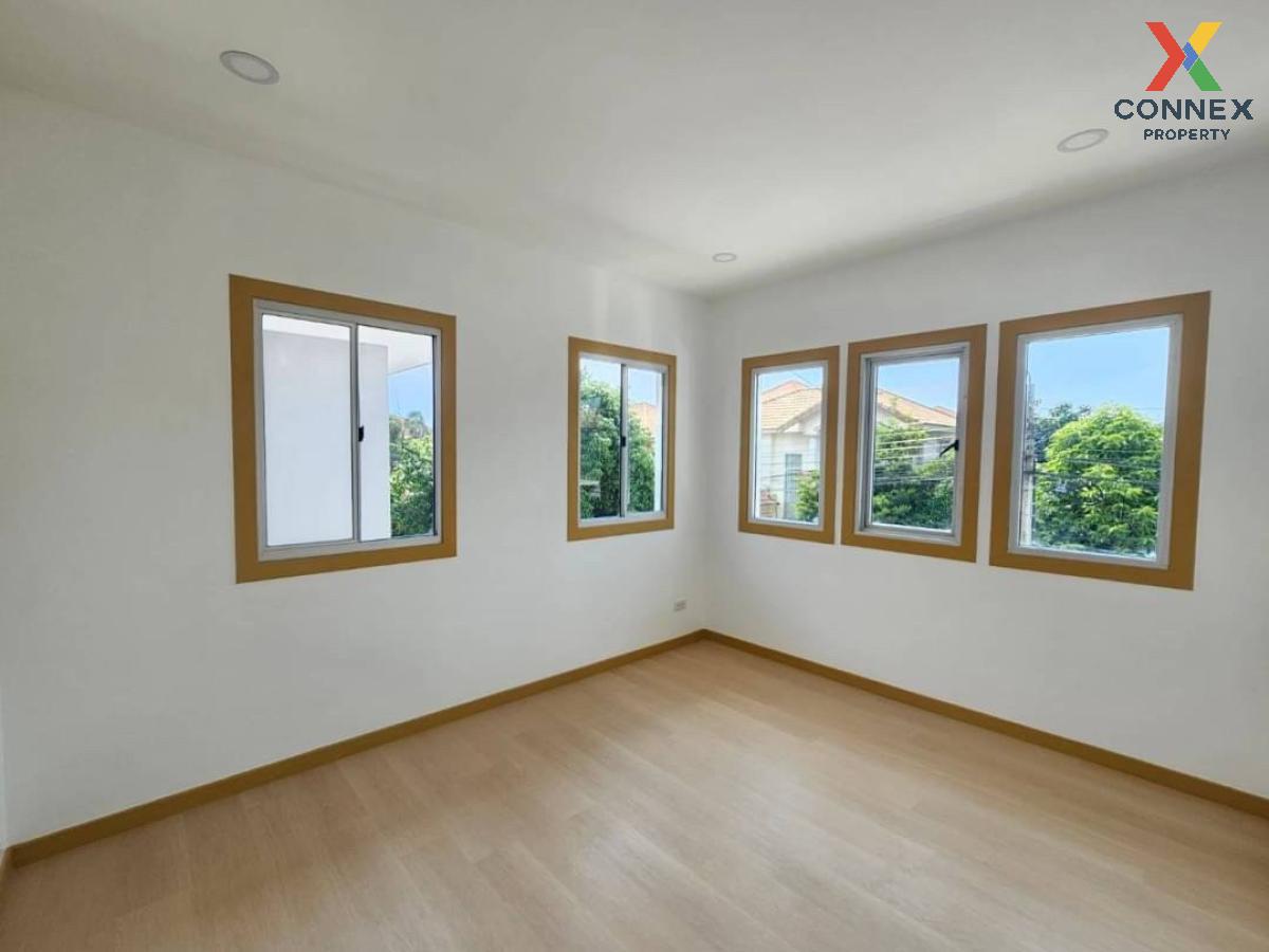 picture For Sale House , Pruksa Village 5 Wongwaen - Rattanathibet , wide frontage , newly renovated , Bang Khu Rat , Bang Bua Thong , Nonthaburi , CX-109004 ✅ Live chat with us ADD LINE @connexproperty ✅  - 2/12