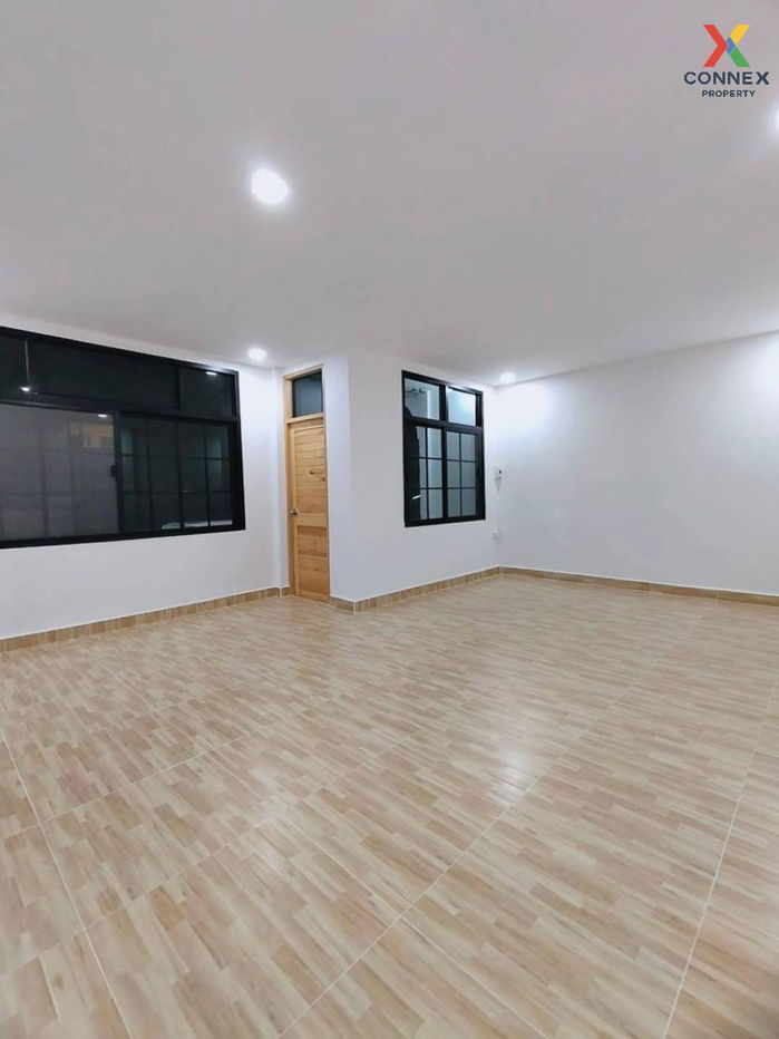 picture For Sale Townhouse/Townhome  , Baan Yu Charoen Prempracha , wide frontage , newly renovated , Lak Hok , Mueang Pathum Thani , Pathum Thani , CX-111491 ✅ Live chat with us ADD LINE @connexproperty ✅  - 12/12