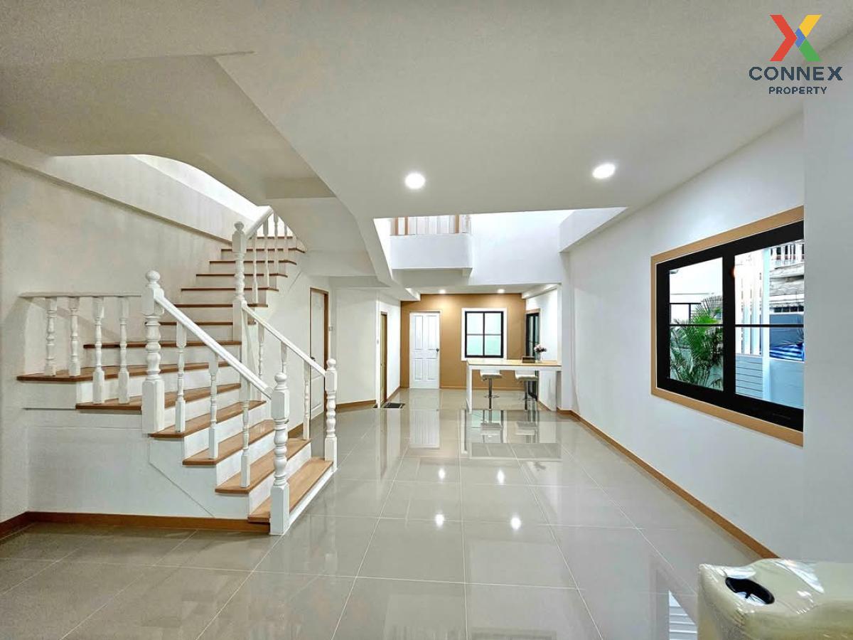 รูป ขายทาวน์เฮ้าส์/ทาวน์โฮม บัวทองธานี ห้องมุม หน้ากว้าง รีโนเวทใหม่ บางบัวทอง บางบัวทอง นนทบุรี CX-113904 ✅ ทักไลน์ @connexproperty ตอบทันที ทีมงานมืออาชีพ ✅ - รูปที่ 1/12