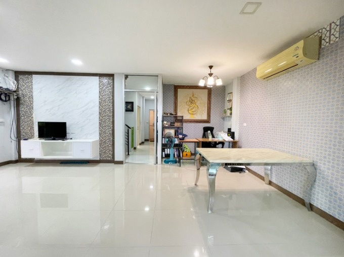 picture Spacious Detached House with Private Pool – Life Bangkok Boulevard Wongwaen-Onnut 2 - 6/26