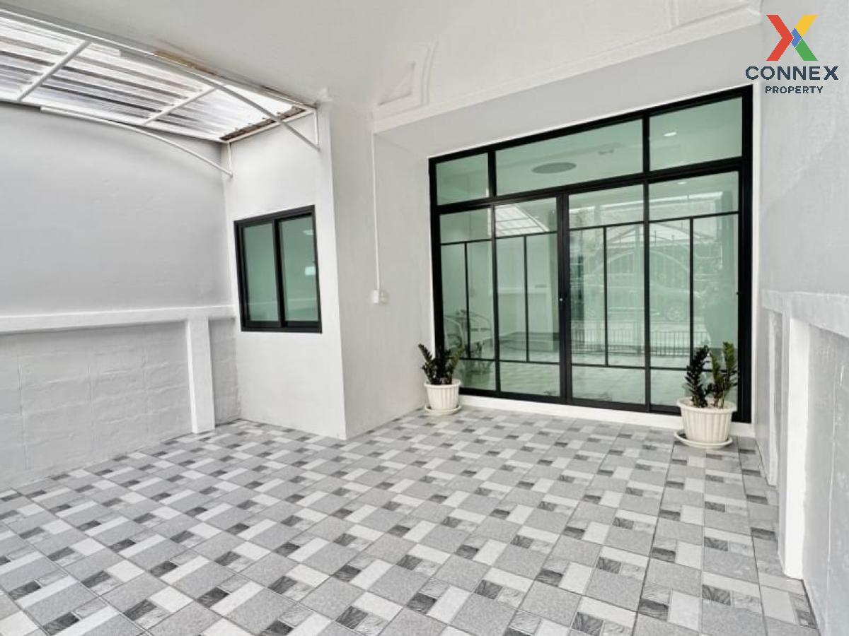 picture For Sale Townhouse/Townhome  , Baan Pimonrat 4 , Sai Noi , Sai Noi , Nonthaburi , CX-102636 ✅ Live chat with us ADD LINE @connexproperty ✅  - 11/12