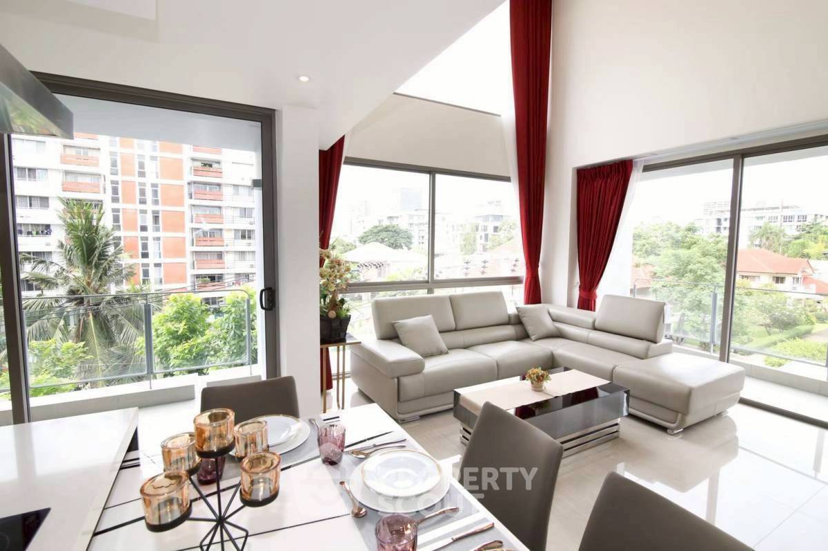 picture 2-BR Condo at Down Town 49 near BTS Phrom Phong (ID 2359773) - 1/10