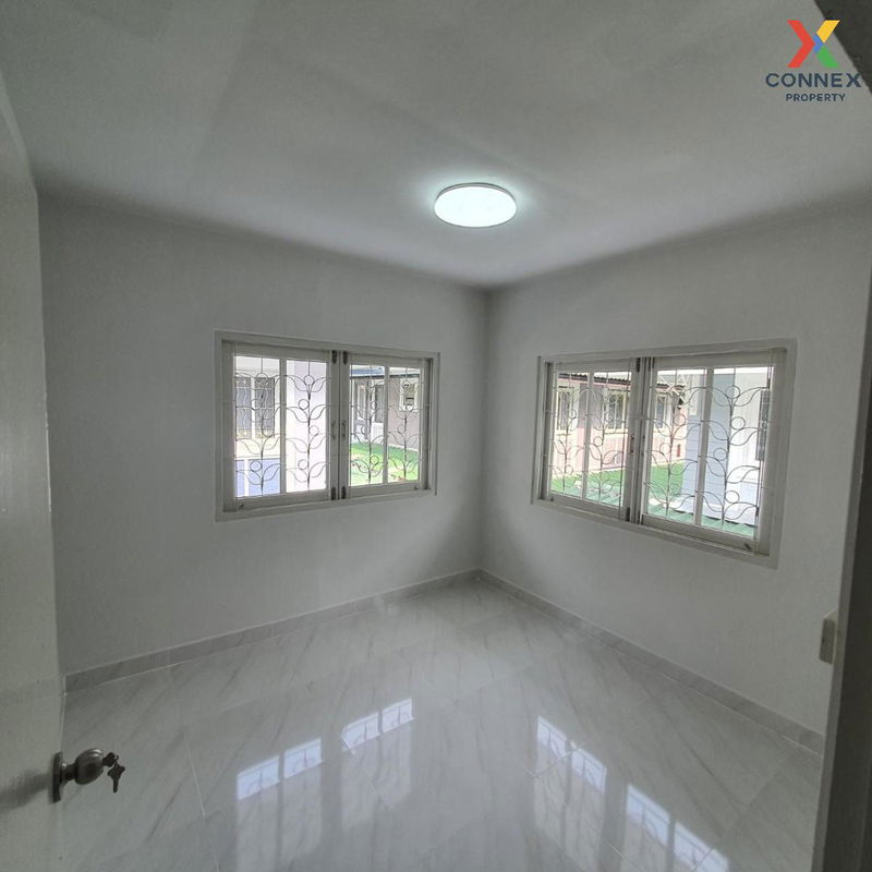 Townhouses for sale : For Sale Townhouse/Townhome  , Baan Pruksa 12 Rangsit-Klong 3 , wide frontage , newly renovated , Khlong Sam , khlong Luang , Pathum Thani , CX-110149 ✅ Live chat with us ADD LINE @connexproperty ✅