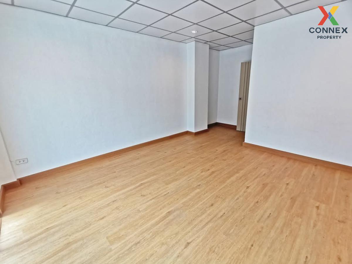 รูป ขายทาวน์เฮ้าส์/ทาวน์โฮม  พงษ์ศิริชัย 1 รีโนเวทใหม่ อ้อมน้อย กระทุ่มแบน สมุทรสาคร CX-117137 ✅ ทักไลน์ @connexproperty ตอบทันที ทีมงานมืออาชีพ ✅  - รูปที่ 2/12