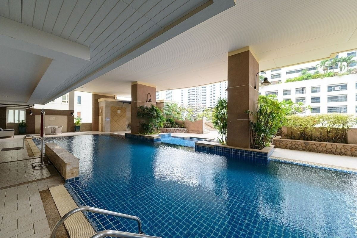 picture ✨ For Sale: Sukhumvit City Resort Condo ✨  💰 Only 6,000,000 THB - 4/4