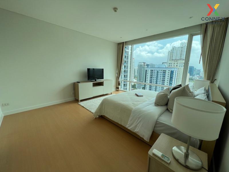 picture FOR RENT condo , Fullerton Sukhumvit , nice view , high floor , BTS-Ekkamai , Khlong Tan Nuea , Watthana , Bangkok , CX-05910 ✅ Live chat with us ADD LINE @connexproperty ✅  - 2/11