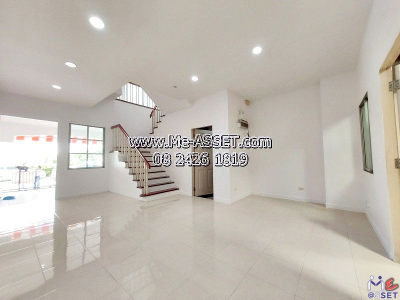 รูป ขายทาวน์โฮม 3 ชั้น ใกล้รถไฟฟ้าสายสีเหลือง ศรีนครินทร์38 – สุขุมวิท อ่อนนุช พัฒนาการ | บ้านพร้อมอยู่ ดีไซน์สวย เดินทางสะดวก ใจกลางเมือง! - รูปที่ 7/32