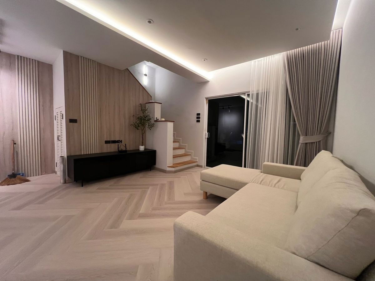 picture WS4983 [For Rent] The Metro Rama 9 – 3-storey townhouse, newly renovated throughout 🚆 ARL Hua Mak 💰 Rent 45,000 baht/month - 3/25