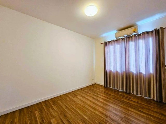 picture fully furnished appliances 3bed SamYaekBangYai MRT Station 1.2km. Sansiri townhouse for rent 3 stori - 5/8