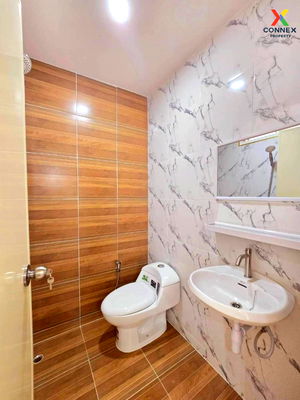 ขายทาวน์โฮม : ขายทาวน์เฮ้าส์/ทาวน์โฮม  บ้านนันทิชา 4 รีโนเวทใหม่ ไทรน้อย ไทรน้อย นนทบุรี CX-107245 ✅ ทักไลน์ @connexproperty ตอบทันที ทีมงานมืออาชีพ ✅