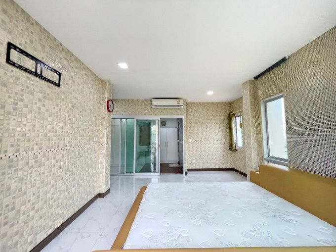 picture Spacious Detached House with Private Pool – Life Bangkok Boulevard Wongwaen-Onnut 2 - 7/26