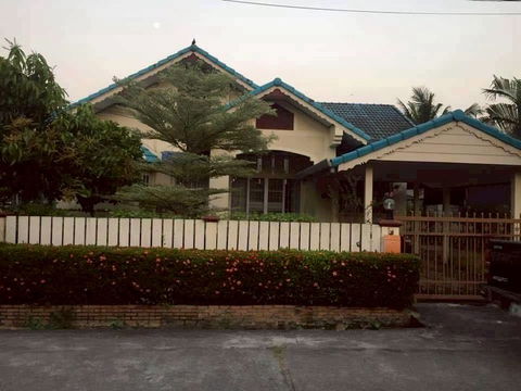 🏡 House for Rent near Ruamchok Market – Prime Location in Meechok Area