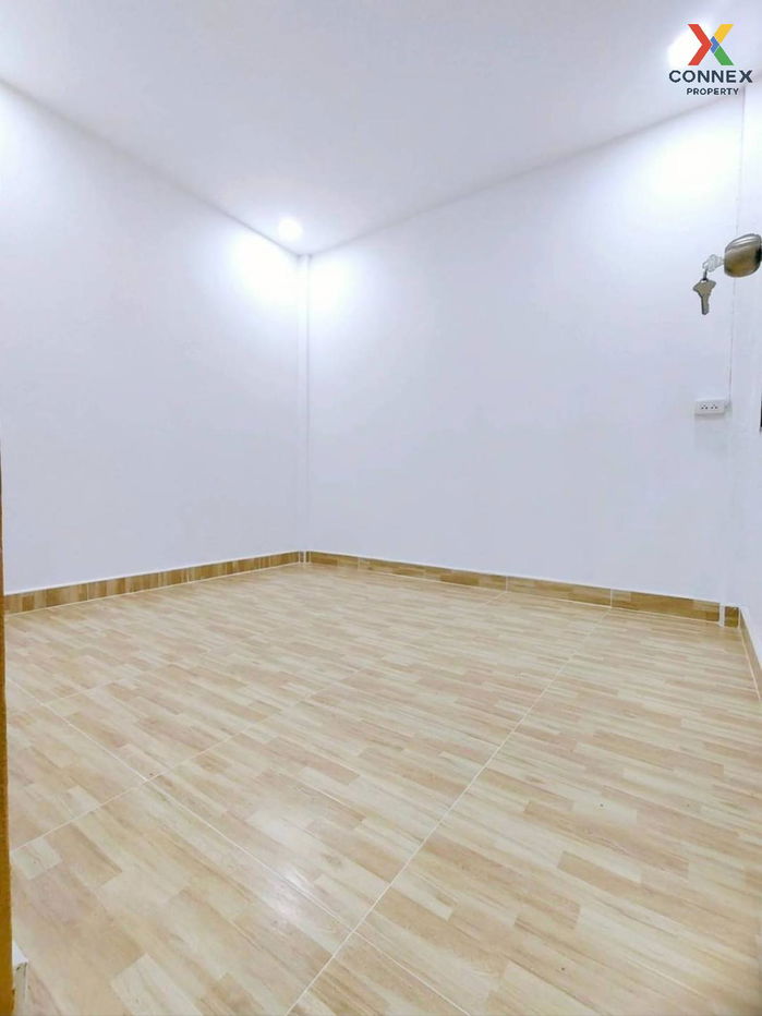 picture For Sale Townhouse/Townhome  , Baan Yu Charoen Prempracha , wide frontage , newly renovated , Lak Hok , Mueang Pathum Thani , Pathum Thani , CX-111491 ✅ Live chat with us ADD LINE @connexproperty ✅  - 2/12