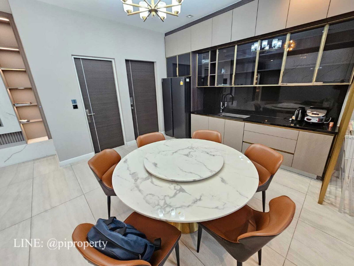 picture Fully furnished. Modern luxury single house for rent in The Gentry Phatthanakan. 4Bedroom + 5Bathroom + 3 Car parking.  - 4/67
