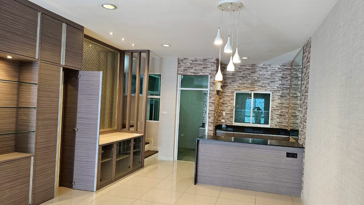 picture EBH-3261 For Rent – 3-Storey Townhome @ Leon Sukhumvit 62 | 4 Bed 3 Bath | Near BTS Bang Chak - 3/20