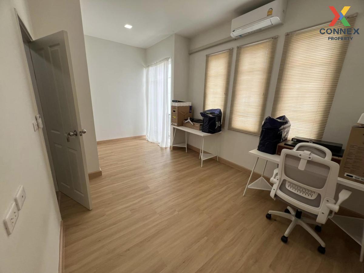 picture For Rent Townhouse/Townhome  , Golden Town Siriraj-Ratchapruek , MRT-Bang Khun Non , Bang Khun Si , Bangkok Noi , Bangkok , CX-104081 ✅ Live chat with us ADD LINE @connexproperty ✅  - 3/7