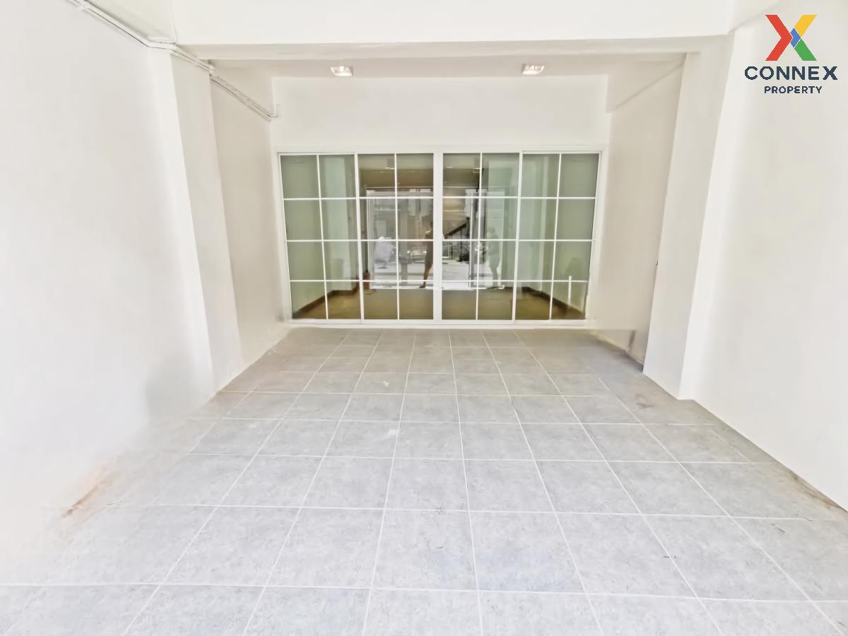 รูป ขายทาวน์เฮ้าส์/ทาวน์โฮม  พงษ์ศิริชัย 1 รีโนเวทใหม่ อ้อมน้อย กระทุ่มแบน สมุทรสาคร CX-117137 ✅ ทักไลน์ @connexproperty ตอบทันที ทีมงานมืออาชีพ ✅  - รูปที่ 6/12