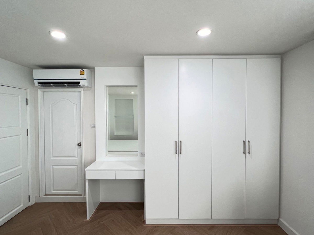 picture (line id:p.in/0882278239 ) Nice room in good condition city center 2 bedrooms For rent Baan Siri Sathorn-Suanplu - 3/13