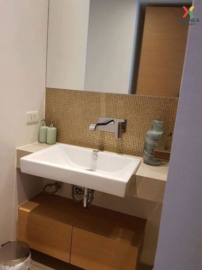 picture FOR RENT condo , The Lofts Ekkamai , BTS-Ekkamai , Phra Khanong Nuea , Watthana , Bangkok , CX-22207 ✅ Live chat with us ADD LINE @connexproperty ✅  - 8/9