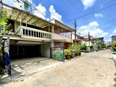 ทาวน์โฮม เขตพระโขนง : ขายทาวน์เฮ้าส์/ทาวน์โฮม  หมู่บ้านขวัญนิดา สุขุมวิท 93 BTS-บางจาก บางจาก เขต พระโขนง กรุงเทพ CX-90132 ✅ ทักไลน์ @connexproperty ตอบทันที ทีมงานมืออาชีพ ✅