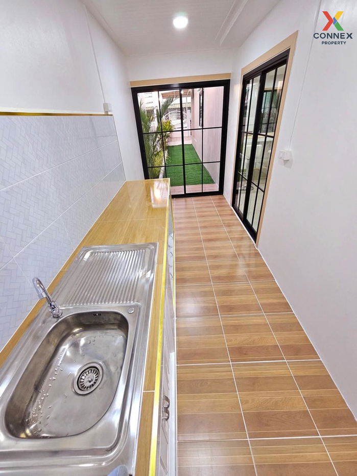 รูป ขายทาวน์เฮ้าส์/ทาวน์โฮม บัวทองธานี ห้องมุม หน้ากว้าง รีโนเวทใหม่ บางบัวทอง บางบัวทอง นนทบุรี CX-113904 ✅ ทักไลน์ @connexproperty ตอบทันที ทีมงานมืออาชีพ ✅ - รูปที่ 9/12