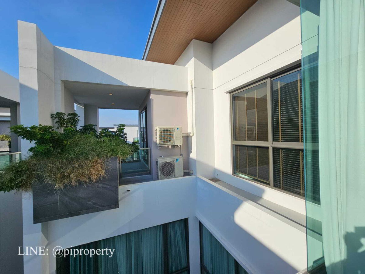 picture Fully furnished. Modern luxury single house for rent in The Gentry Phatthanakan. 4Bedroom + 5Bathroom + 3 Car parking.  - 37/67