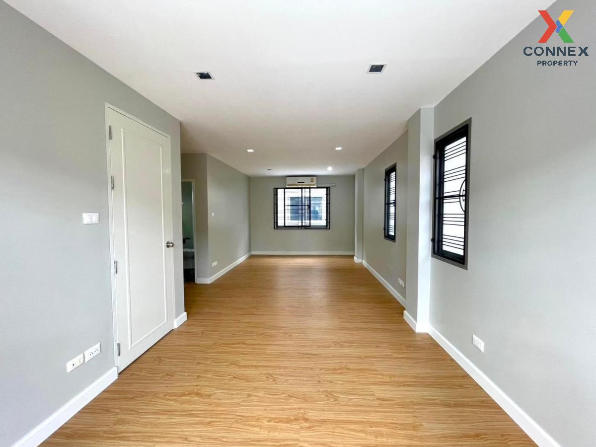 picture For Sale Townhouse/Townhome  , ECO SPACE KASET-NAWAMIN , corner unit , newly renovated , Khlong Kum , Bung Kum , Bangkok , CX-108976 ✅ Live chat with us ADD LINE @connexproperty ✅  - 4/12