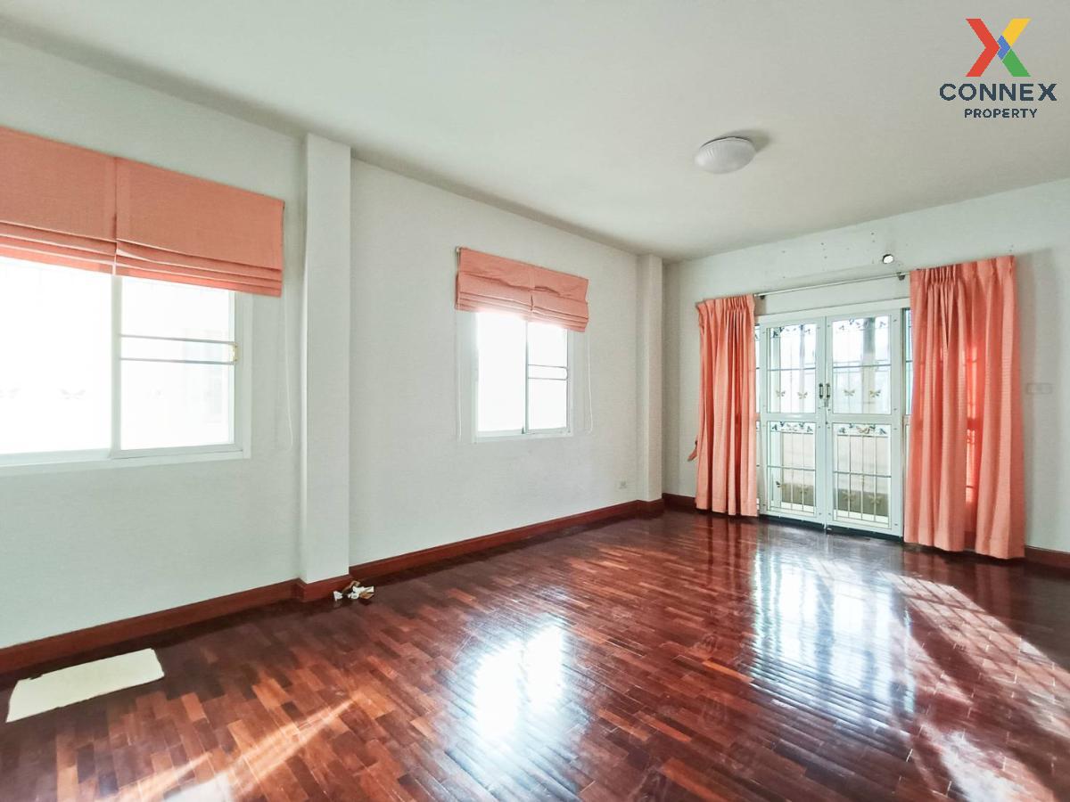 picture For Sale House , Baan Narawadee , Krathum Lom , Sam Phran , Nakhon Pathom , CX-101971 ✅ Live chat with us ADD LINE @connexproperty ✅  - 3/12